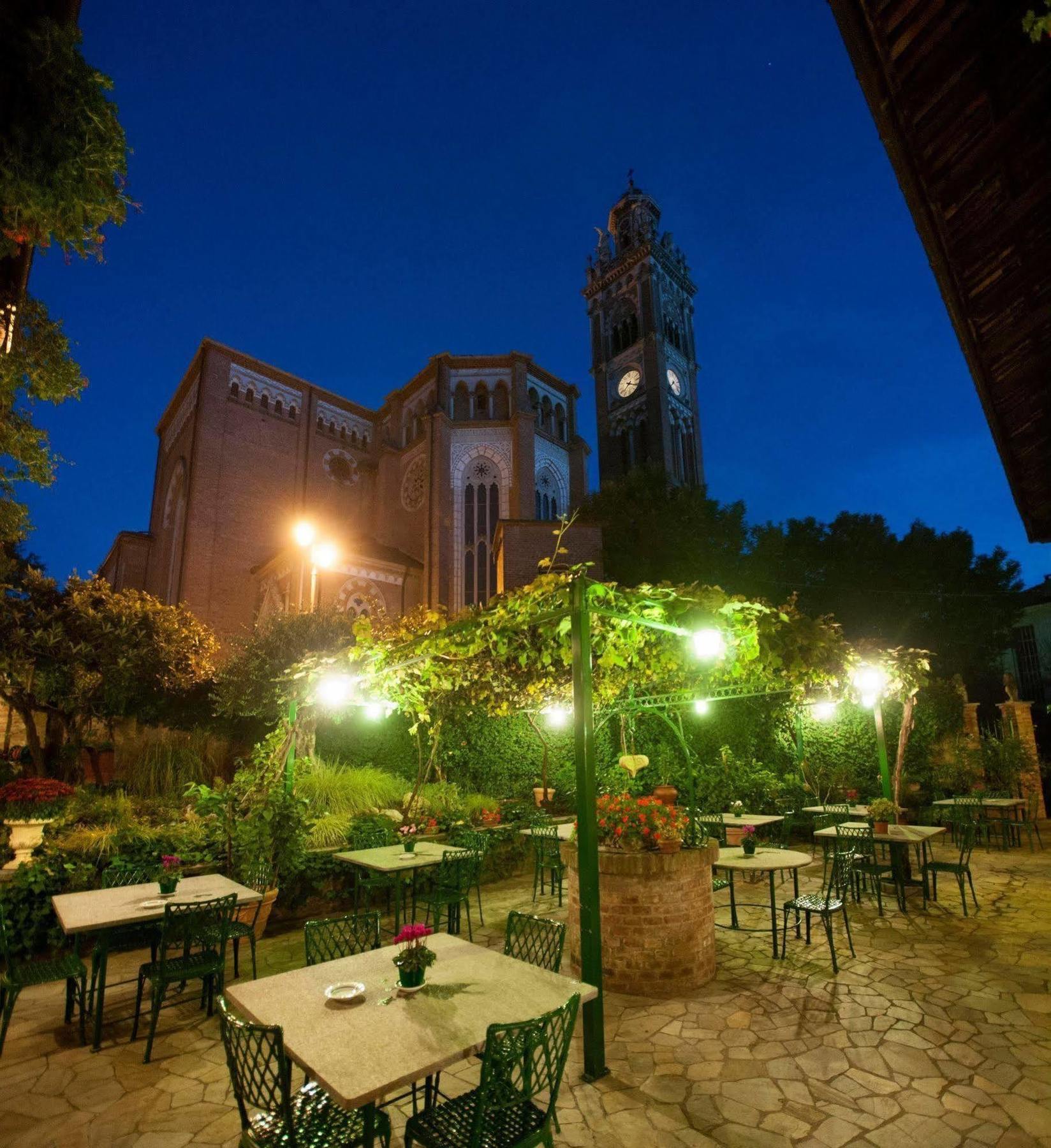 Felicin - Ristorante Albergo "Dimora Storica" Monforte dʼAlba Zewnętrze zdjęcie